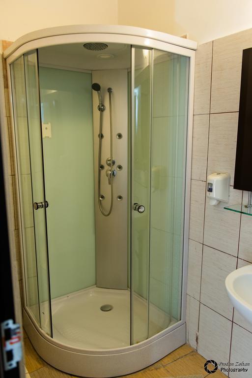 Pensiunea Schwartz Cluj-Napoca Exteriör bild