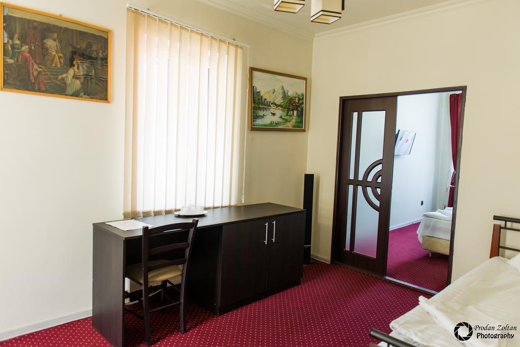 Pensiunea Schwartz Cluj-Napoca Exteriör bild