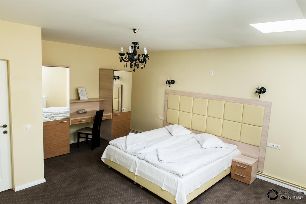 Pensiunea Schwartz Cluj-Napoca Exteriör bild
