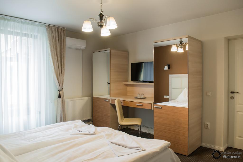 Pensiunea Schwartz Cluj-Napoca Exteriör bild